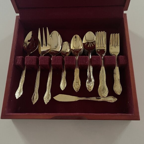 Gold Tone Flatware Stainless Red Wood Box China 45 pc Service for 8 Lightweight - Picture 4 of 16